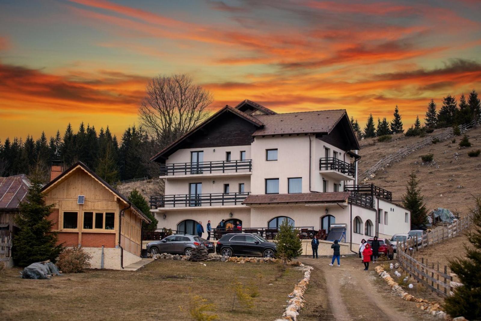 Hotel La Rocca Fundata Esterno foto